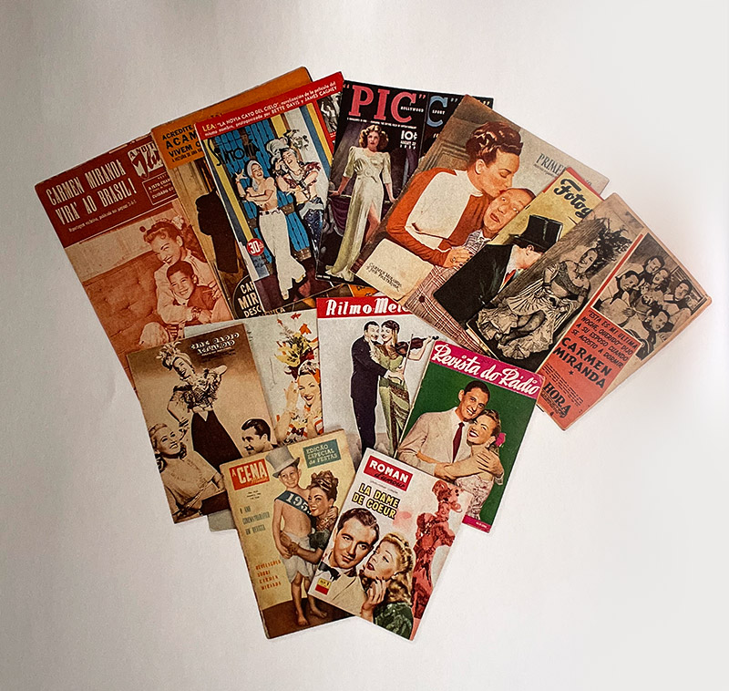 Conjunto de 12 revistas com Carmen Miranda na capa